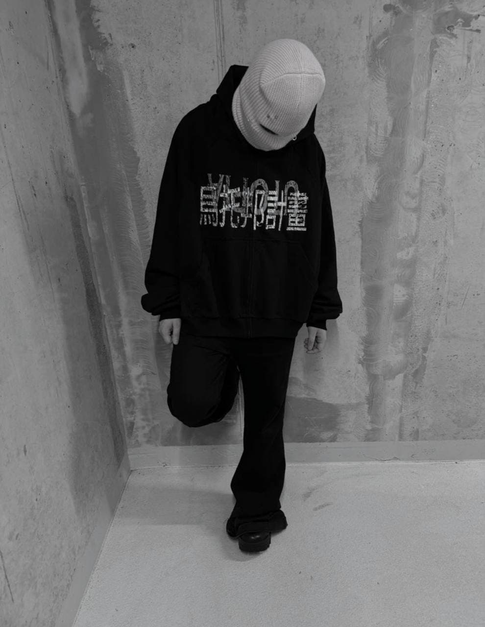 ChinaLogo Black Zip-Hoodie — Black — view 5
